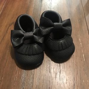 Baby girl black moccasins, size 6-12 months